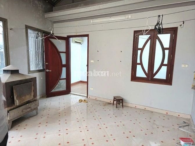 Cho thuê nhà nguyên căn phố Đào tấn- Ba đình 
