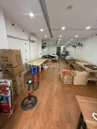 Chính chủ cho thuê Tầng 5 tòa nhà 220 Khâm Thiên, 80 m2, giá 12 triệu