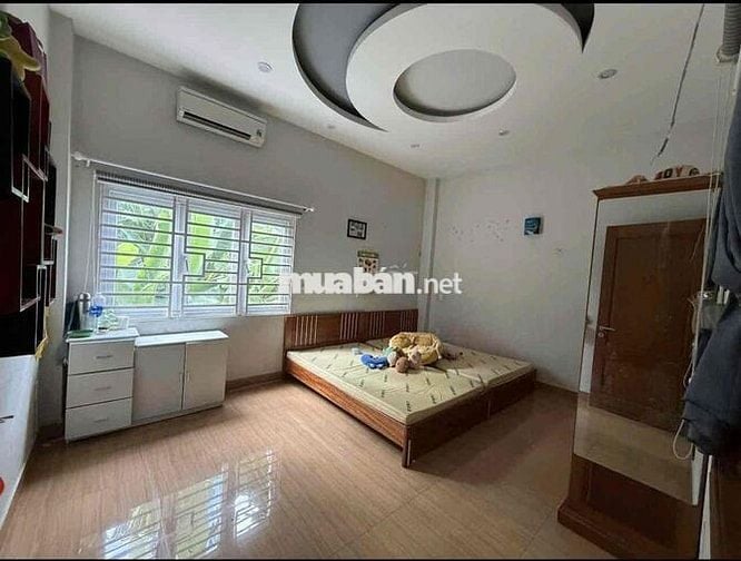 Bán nhà to Diện tích Sàn lớn, sát Lê Quảng Chí