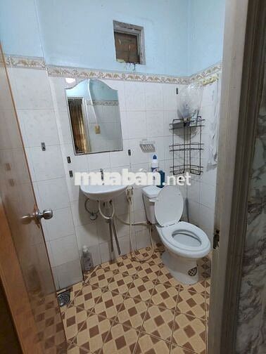 CHO THUÊ NHÀ HẺM 2 XE MÁY, 1 XET, CMT8 Q.3
