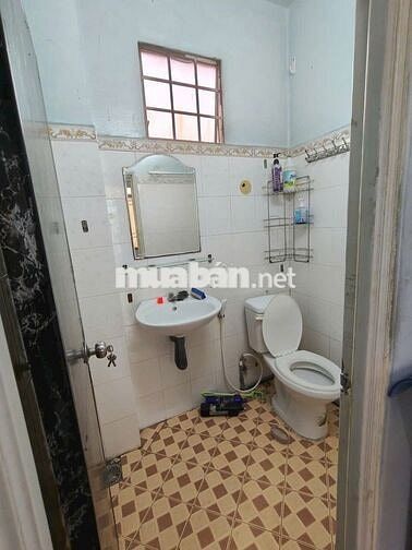 CHO THUÊ NHÀ HẺM 2 XE MÁY, 1 XET, CMT8 Q.3