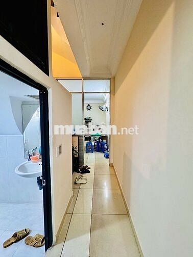 Bán nhà đường Phan Đăng Lưu 3x18m 5 tầng gồm 7 phòng ngủ. Giá 9.5 tỷ
