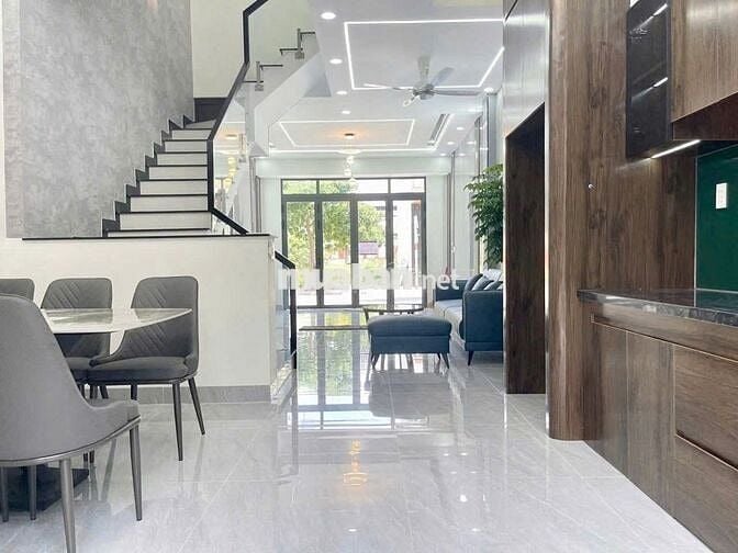 CHÍNH CHỦ CẦN BÁN CĂN NHÀ 66m2 1 trệt 2 lầu MẶT TIỀN ĐƯỜNG DT743