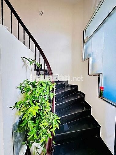 Bán nhà đường Phan Đăng Lưu 3x18m 5 tầng gồm 7 phòng ngủ. Giá 9.5 tỷ