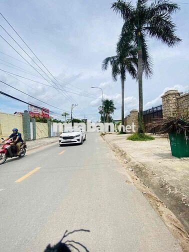đất sổ hồng riêng. mặt đường nhựa.