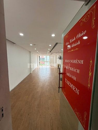 Chính chủ cho thuê Tầng 5 tòa nhà 220 Khâm Thiên, 80 m2, giá 12 triệu