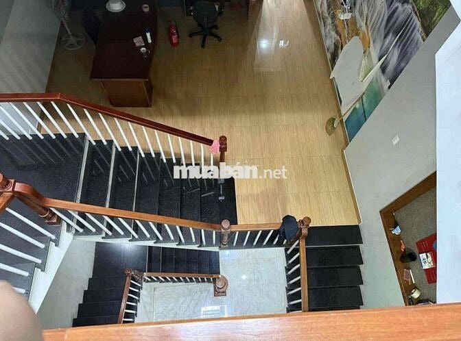 Bán nhà to Diện tích Sàn lớn, sát Lê Quảng Chí