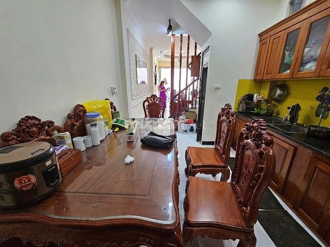 Bán nhà 40m2 x 4 tầng full nội thất tiện nghi ở Bát Khối giá 6,7 tỷ