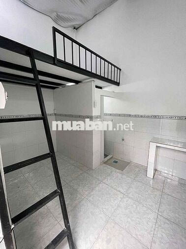 Phòng máy lạnh gác cao Free 2 xe