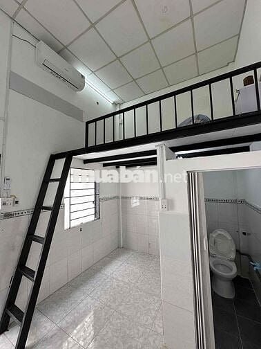 Phòng máy lạnh gác cao Free 2 xe
