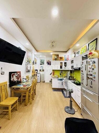 NHÀ ĐẸP 3 TẦNG – CÁCH MẠNG THÁNG TÁM – HẺM XE HƠI – CHỈ NHỈNH 6 TỶ