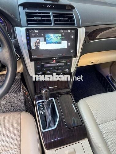 Toyota Camry .20E 2019 đen cọp