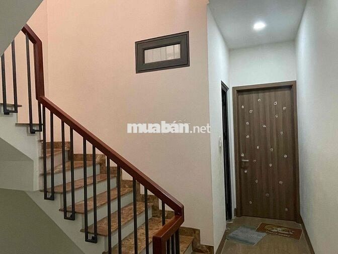 Bán Gấp nhà 1 trệt 2 lầu đẹp 4x26m Shr đg xe Tải Thông gần chợ Đầu Môi