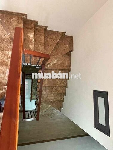 Bán Gấp nhà 1 trệt 2 lầu đẹp 4x26m Shr đg xe Tải Thông gần chợ Đầu Môi