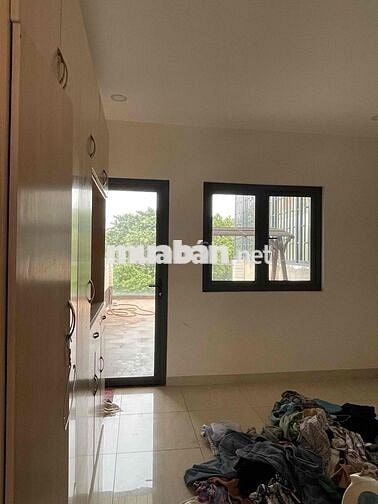Bán Gấp nhà 1 trệt 2 lầu đẹp 4x26m Shr đg xe Tải Thông gần chợ Đầu Môi