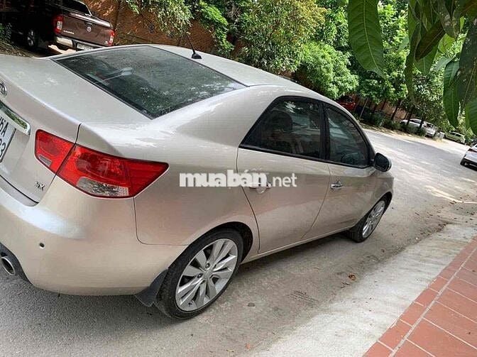 Kia Forte 2011 SX 1.6 AT - 80000 km