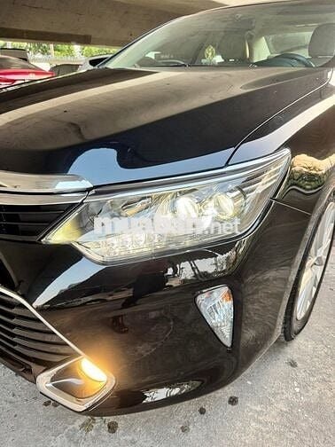Toyota Camry .20E 2019 đen cọp