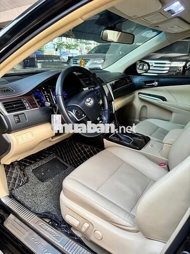Toyota Camry .20E 2019 đen cọp