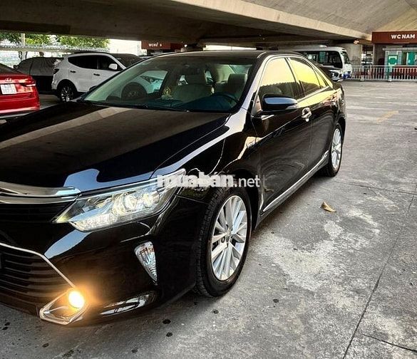Toyota Camry .20E 2019 đen cọp