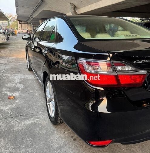 Toyota Camry .20E 2019 đen cọp