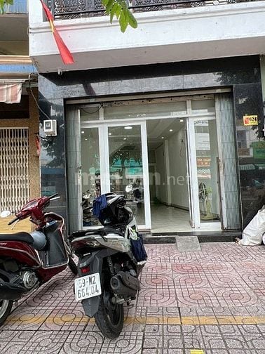 Cho thuê văn phòng và nhà thuốc 