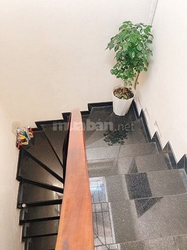 Chính chủ cần bán nhaà mới xây