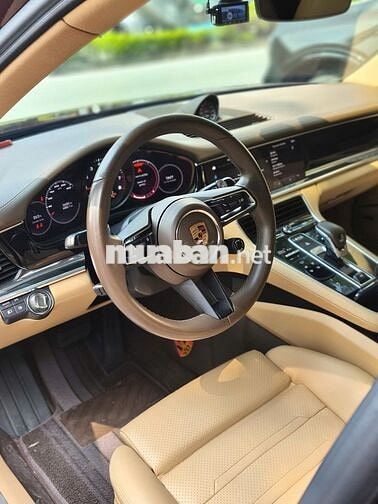 Porsche Panamera4 đỏ mận 2021
