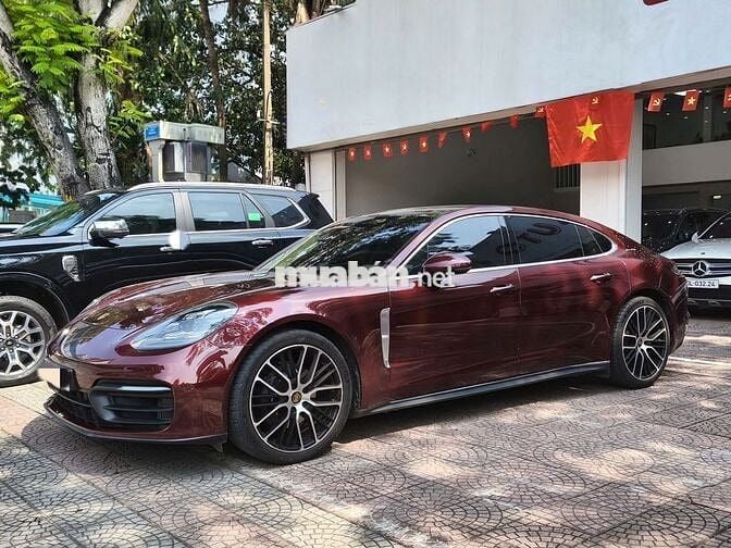 Porsche Panamera4 đỏ mận 2021