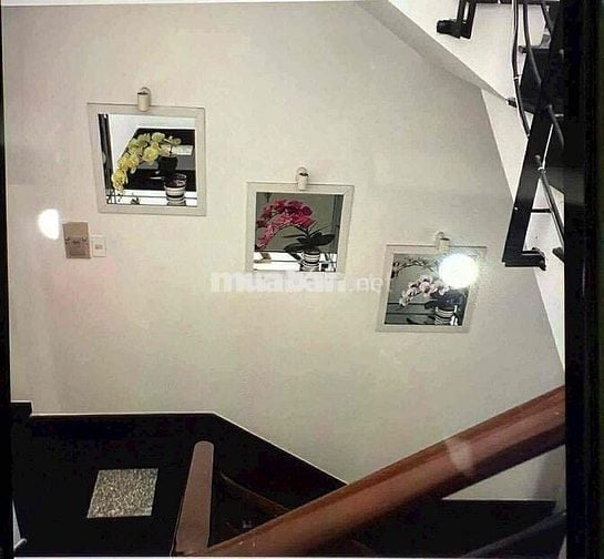 Nhà mặt tiền 72m2 , 5 phòng ngủ, đường số Tân Phong Quận7