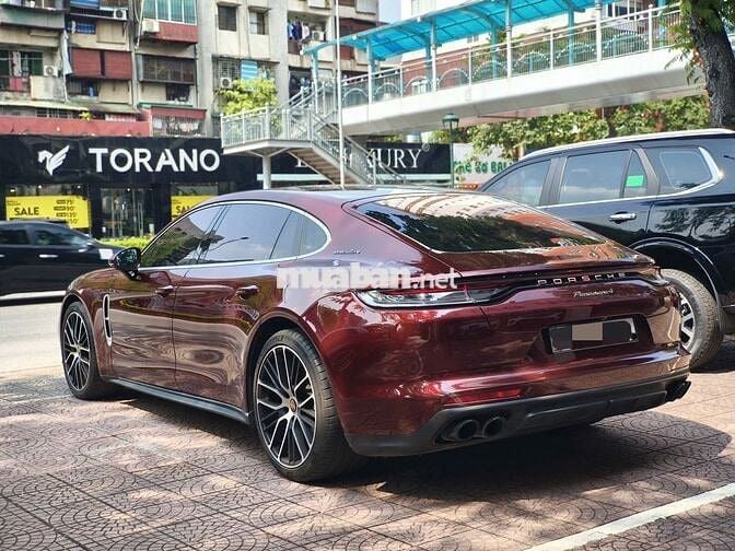 Porsche Panamera4 đỏ mận 2021
