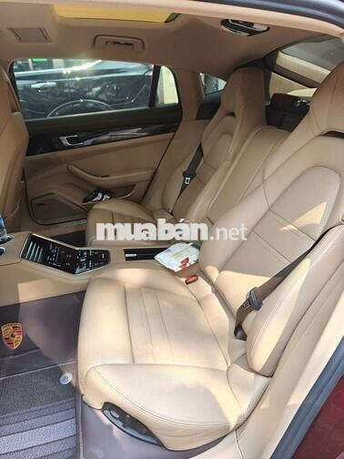 Porsche Panamera4 đỏ mận 2021
