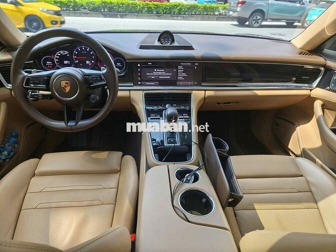 Porsche Panamera4 đỏ mận 2021