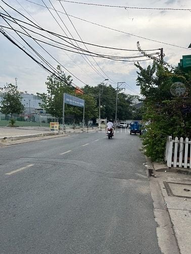 Bán nhà mặt đường Nguyễn Tư Nghiêm , P Bình Trưng , Tp Hồ Chí Minh 