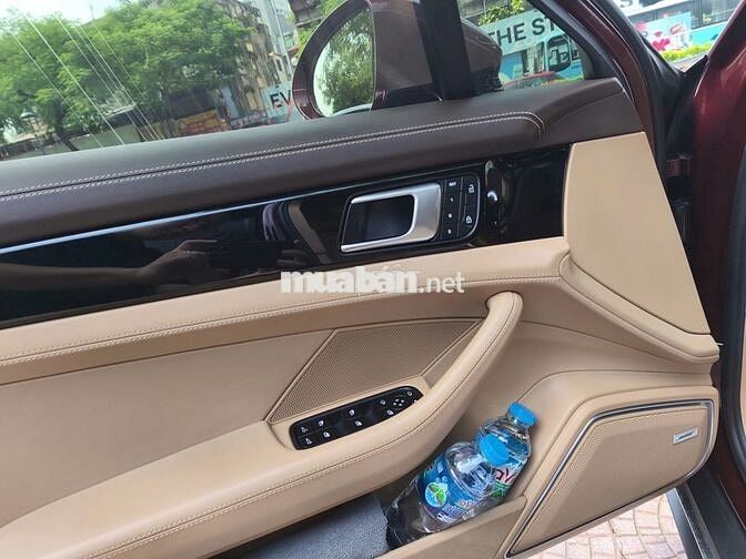 Porsche Panamera4 đỏ mận 2021