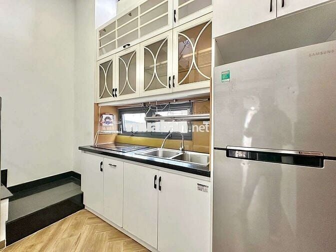 Căn Hộ 2PN 85m2 Balcony Sân Vườn, Thang Máy, Full Nội Thất, Hồ Con Rùa