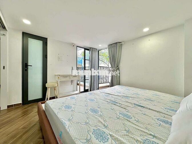Căn Hộ 2PN 85m2 Balcony Sân Vườn, Thang Máy, Full Nội Thất, Hồ Con Rùa