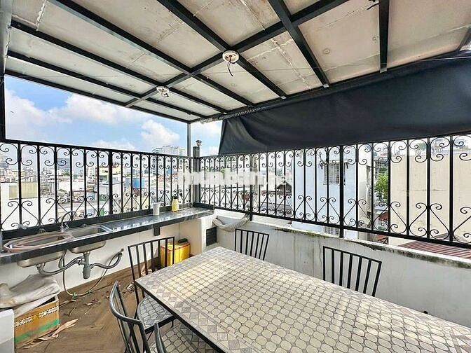 Căn Hộ 2PN 85m2 Balcony Sân Vườn, Thang Máy, Full Nội Thất, Hồ Con Rùa