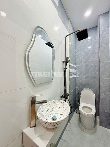 CHÍNH CHỦ BÁN NHÀ ĐẸP MỚI XÂY ĐÚC 2 LẦU 3PN GIÁ MỀM CHO KHÁCH