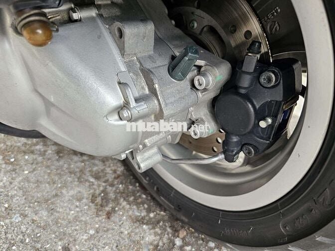 Vespa GTS 300 2021 đẹp như mới.