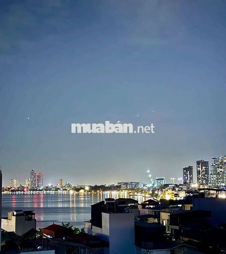 Phòng siêu đẹp với view toàn cảnh Hồ Tây vô cùng lung linh