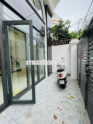 Cho thuê nhà nguyên căn 3 lầu mới hẻm xe hơi 1/ Nguyễn Văn Đậu,P5,B T