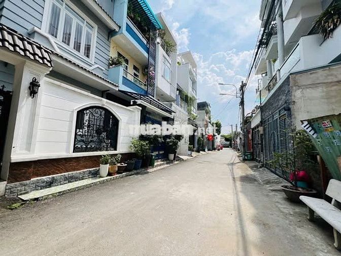 Bán nhanh lô đất 75m2- Gần Phạm Văn Đồng- Xây 5 tầng- HXH - 88tr/m2