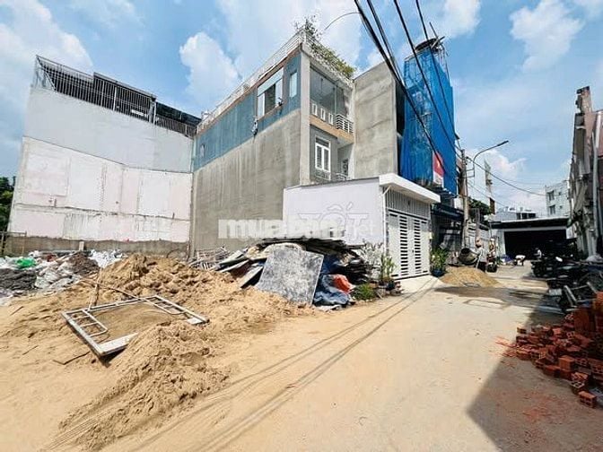 Bán nhanh lô đất 75m2- Gần Phạm Văn Đồng- Xây 5 tầng- HXH - 88tr/m2