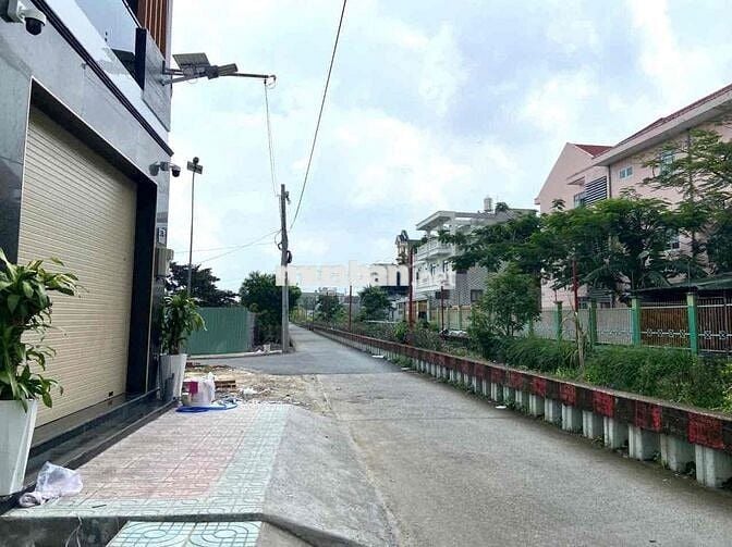 Cần bán gấp lô đất mặt tiền chính chủ 4ty250 Thạnh Xuân 24