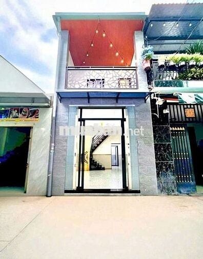 nhỉn 4ty xíu còn thương lượng , cách mặt tiền huỳnh tấn phát 100m hxh.