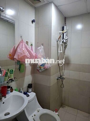 Cho thuê Toky Tower 2pn 2wc nhà trống và nội thất cơ bản