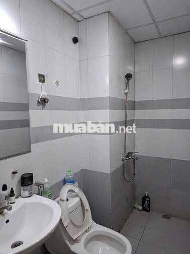 Cho thuê Toky Tower 2pn 2wc nhà trống và nội thất cơ bản