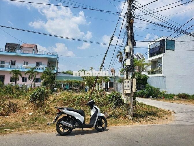 Lô đất mặt tiền đường nhựa ở Vĩnh Phú 33 thuận an DT125m2 Giá 1ty300tr
