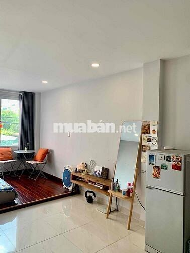 STUDIO 35m2 CỬA SỔ RỘNG đường KHÁNH HỘI Q4