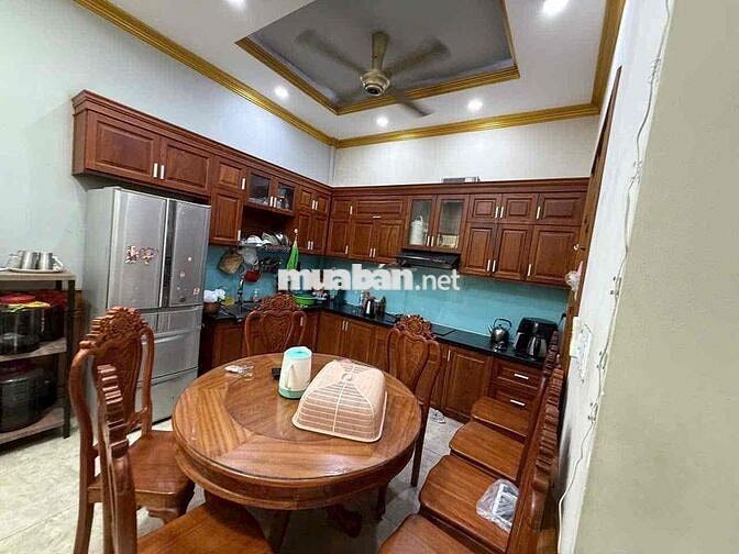 Cho thuê Biệt Thự Quận 12 P Thạnh Xuân , Đường 12m vỉa hè